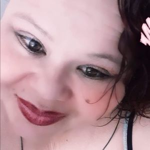 Meet your Posher, Naomi